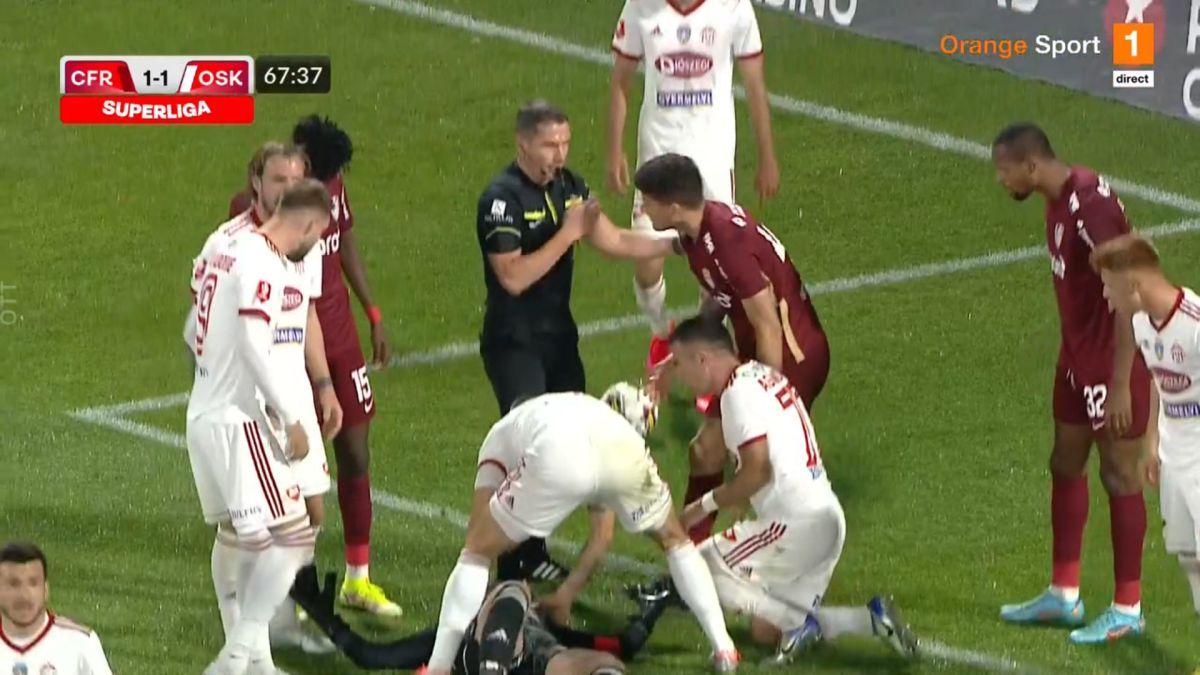 Momentul de panică din CFR Cluj - Sepsi, taxat în direct pe transmisiune: „Jucătorii ăștia n-au și ei părinți acasă?!”