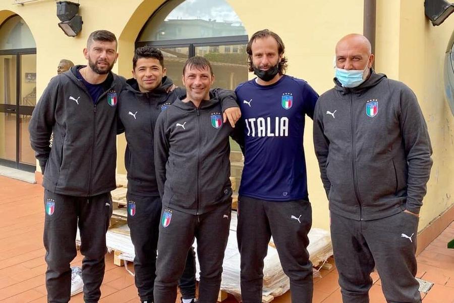 Giovanni Costantino, al doilea din stânga, la Coverciano, alături de câțiva colegi, printre care Donatti și Gilardino FOTO: FIGC Cum l-a cucerit Giovanni Costantino pe Mititelu » Noul antrenor al lui FCU Craiova aplică o tactică devenită faimoasă