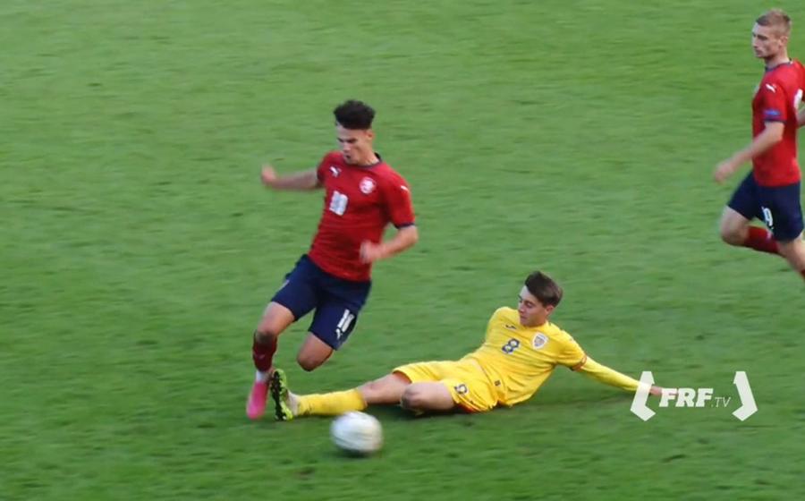 România U19 s-a calificat la Turul de Elită » „Tricolorii” au rezistat 20 de minute în inferioritate numerică și au declanșat sărbătoarea în Cehia