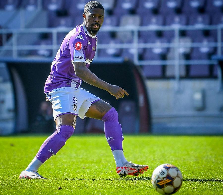 Kevin Soni a jucat pentru Rapid într-un amical cu CS Tunari, în care a fost introdus în minutul 71 // foto: Facebook @ FC Rapid 1923 Cu Rrahmani operat, șefii Rapidului îi informează pe suporteri că au luat două decizii de ultim moment