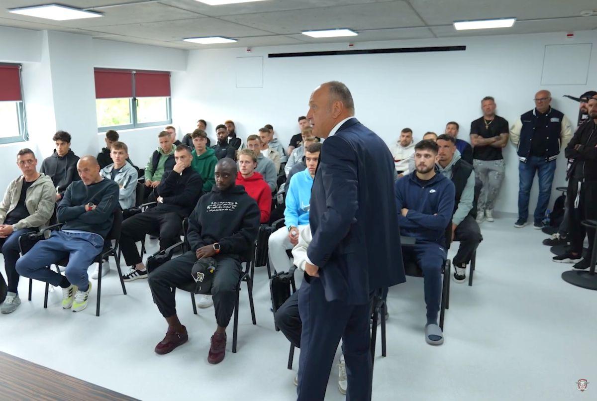 Ce le-a arătat Șucu pe Transfermarkt? Imagini inedite cu patronul Rapidului și jucătorii