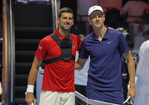 Jannik Sinner și Novak Djokovic la turneul demonstrativ din Arabia Saudită Foto: Imago Images