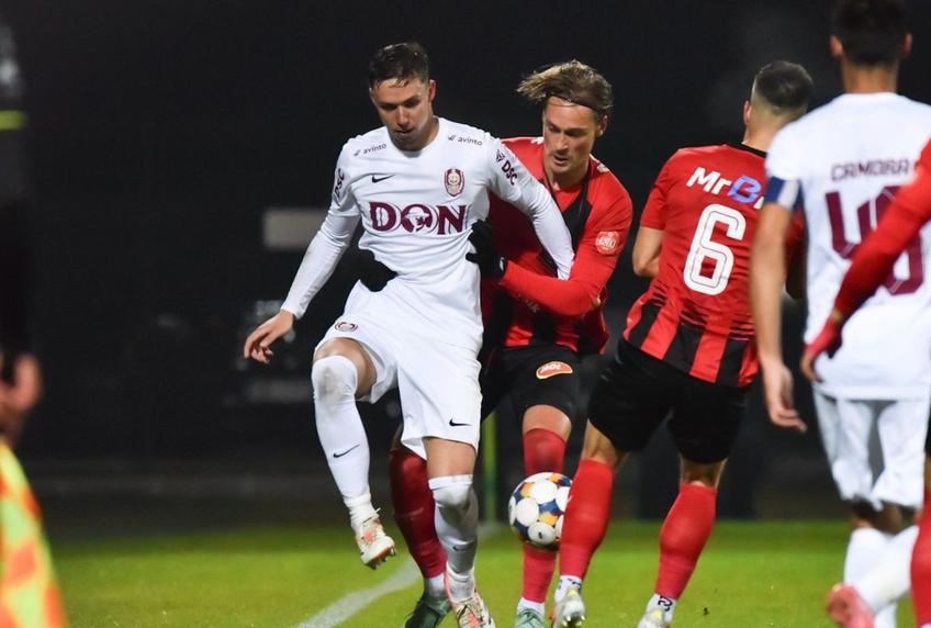 Robert Ilyeș l-a pedepsit pe Lorand Paszka după penalty-ul cu CFR Cluj / Foto: Facebook Csikszereda