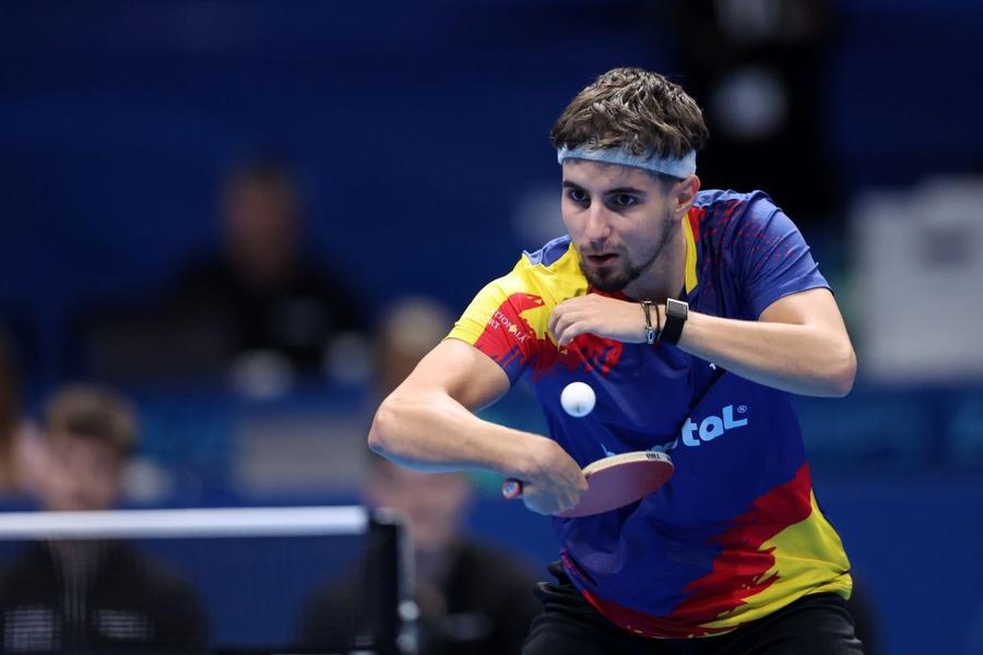 Eduard Ionescu în acțiune Foto: ETTU Reprezentativa masculină a României, victorie URIAȘĂ la Campionatul European pe echipe! » A eliminat Suedia, deținătoarea titlului, 3-2, și are medalie asigurată