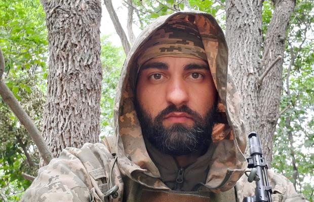 „Joc șah cu calmante de durere” » Soldatul din armata Ucrainei care a devenit campion european: „Faci totul în tranșee, înconjurat de șoareci și murdărie”