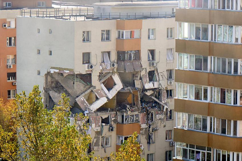 Urmările exploziei din blocul de pe Calea Rahovei
