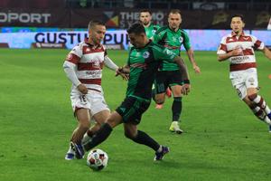 Rapid - Corvinul, reîntâlnire în Superliga după 34 de ani » GOL anulat din camera VAR