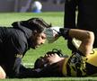 Panică în Premier League » „Dibu” Martinez a primit îngrijiri medicale timp de 10 minute și a fost transportat la spital