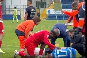 „Băăă, i se vede osul!!” » Scene de coșmar în Liga 2: fractură deschisă, i-a terminat cariera, arbitrul NU a dat nici „galben”! Atenție, imagini șocante!