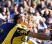 Panică în Premier League » „Dibu” Martinez a primit îngrijiri medicale timp de 10 minute și a fost transportat la spital