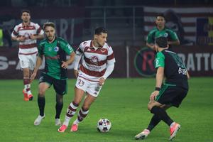 Rapid - Corvinul, reîntâlnire în Superliga după 34 de ani » Meciul a început cu o întârziere de 10 minute