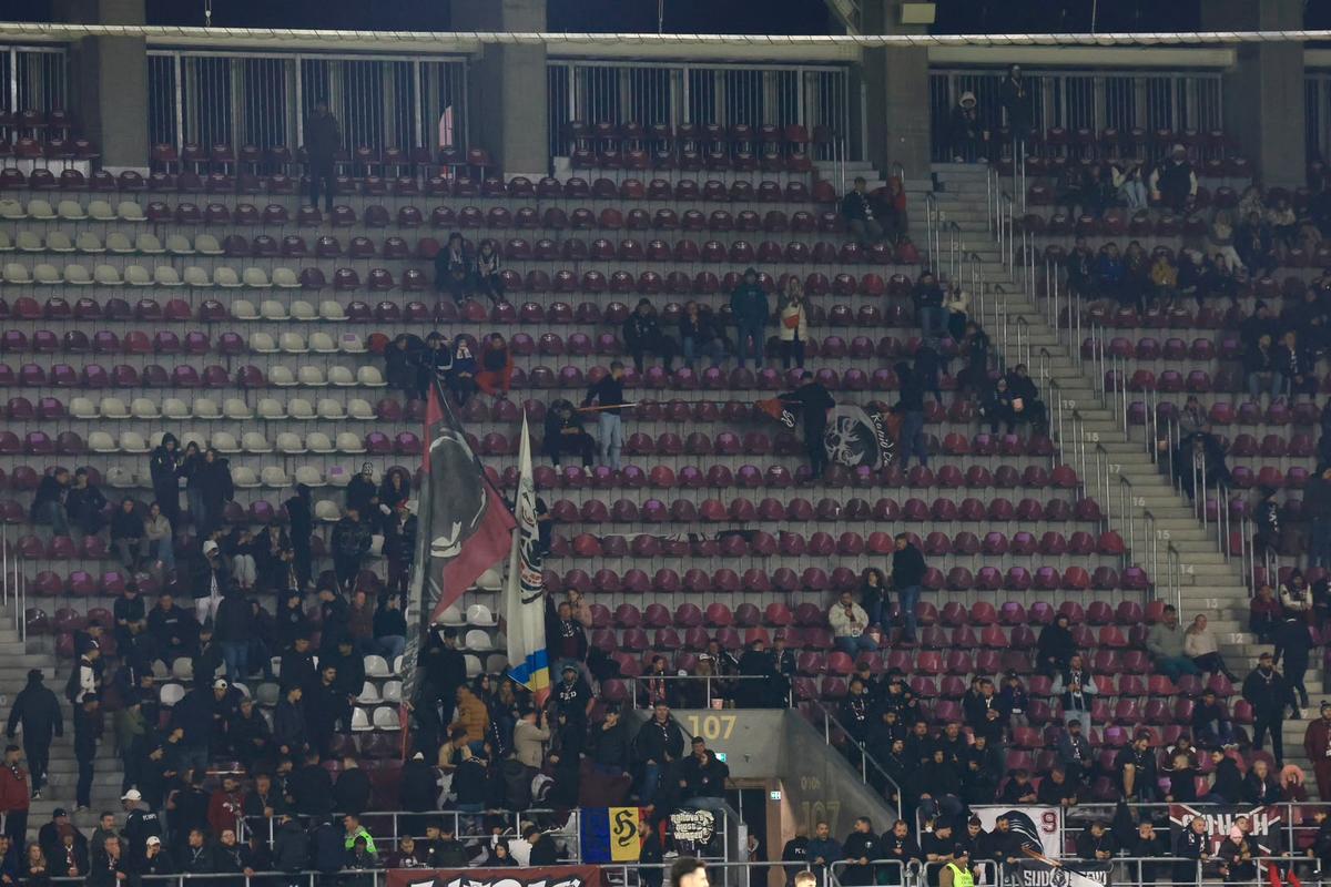 Note GSP la Rapid - Corvinul » Cine „așteaptă telefonul lui Hagi” și ce jucător al giuleștenilor a fost „fantomă”, după ce a atins mingea de doar 6 ori