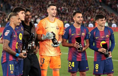Piesa care îi mai lipsește: PSG insistă pentru titularul Barcelonei și e gata să facă prima ofertă!