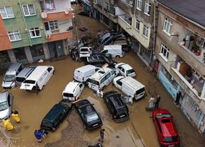 Inundațiile apocaliptice paralizează fotbalul » Se amână 3 meciuri?
