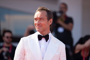 Rol inedit pentru Jude Law:  îl va interpreta pe legendarul antrenor al lui Liverpool