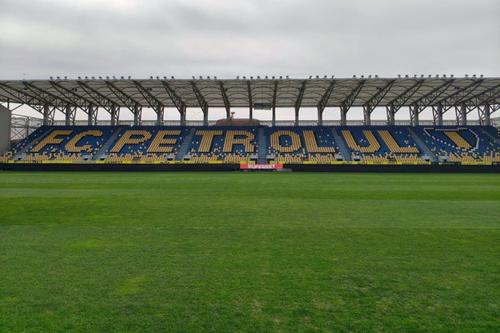 Starea gazonului de la Ploiești, înaintea duelului cu Sepsi. Foto: Facebook Petrolul