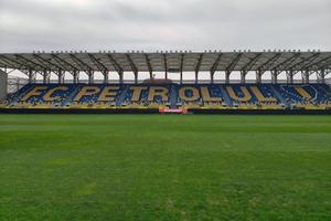 Petrolul - Sepsi OSK, primul meci al zilei în Superliga, pe noul gazon de pe „Ilie Oană” » Surpriza pregătită la stadion