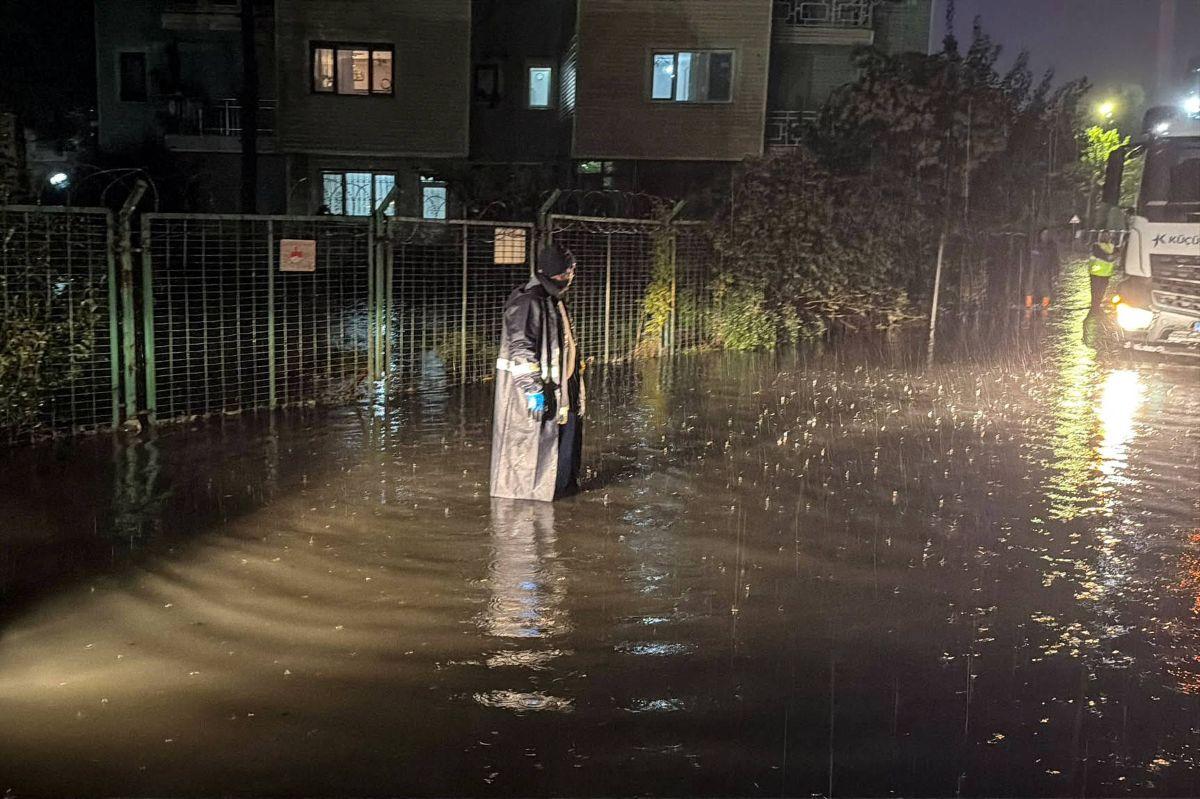Inundațiile apocaliptice paralizează fotbalul » Se amână 3 meciuri?