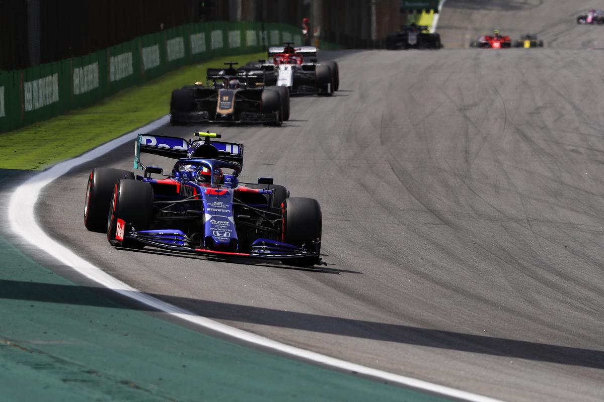 Colaps Ferrari: Vettel și LeClerc s-au scos reciproc din Marele Premiu al Braziliei: Verstappen, campion și favorit la locul 3 general!