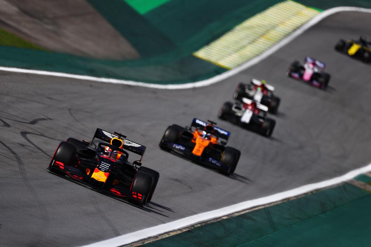 Colaps Ferrari: Vettel și LeClerc s-au scos reciproc din Marele Premiu al Braziliei: Verstappen, campion și favorit la locul 3 general!