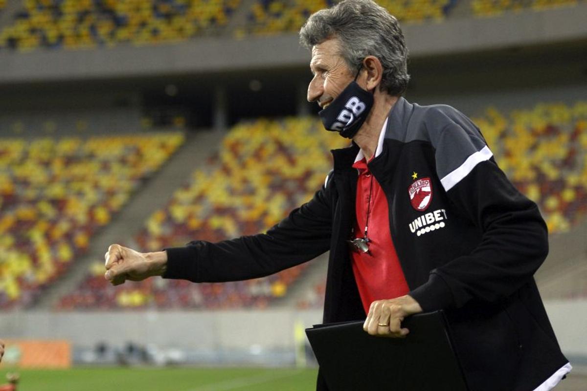 EXCLUSIV Îl vor pe Mulțescu la Dinamo, dar antrenorul a produs stupoare ultima oară: a băgat 13 jucători în primul „11”! » „Mister, ce fotbal e ăsta?!”