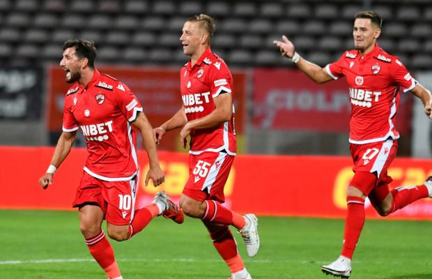 Fotbaliști excelenți, de 8 ori mai ieftini decât ce a luat Dinamo » Golgeter cu 3.500 de euro + echipa-tip a străinilor angajați pe bani puțini