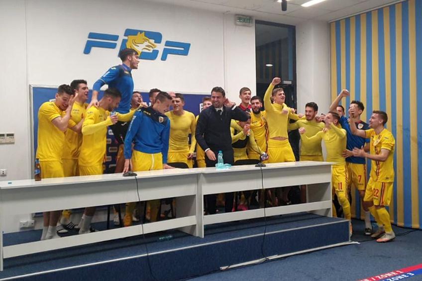 Tinerii „tricolori” l-au luat prin surprindere pe Adrian Mutu la conferința de presă