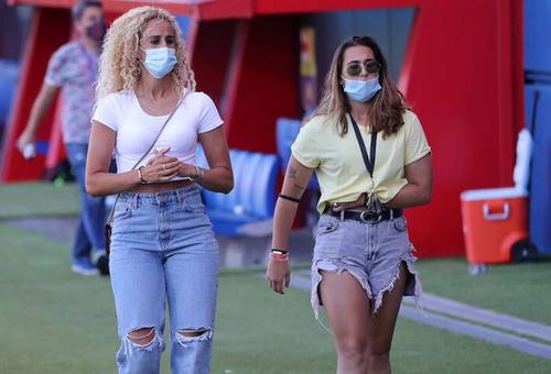 Kheira Hamraoui (31 de ani), fotbalista de la PSG, stânga