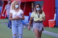 „Mai umbli cu bărbați însurați?” » Jucătoarea de la PSG bătută cu ranga: „Au dat la picioare, voiau să-mi termine cariera”