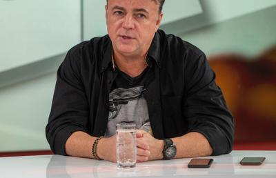 Poveștile spumoase din fotbal ale lui Adrian Enache, la „Prietenii lui Ovidiu”: „Eu mâncam stridii, Marius Stan era cu alune și pufuleți”