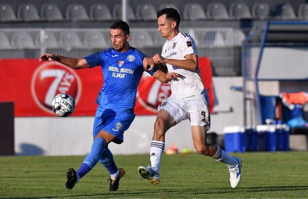 Stadionul e aproape gata! Clubul din Liga 1 a făcut anunțul: „S-au montat primii doi stâlpi de nocturnă, iar gazonul crește frumos”