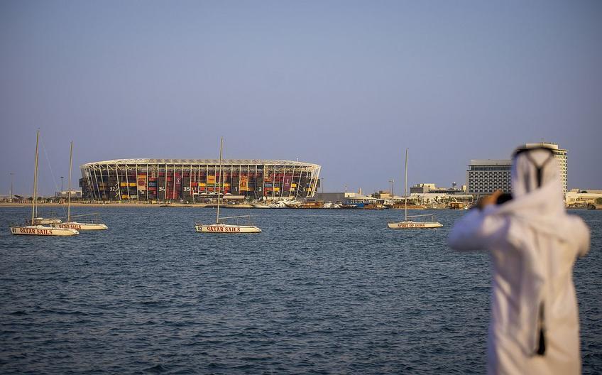 Doha ne-a întâmpinat cu temperaturi de-a dreptul sufocante, dar și cu imaginea unui oraș care nu e interesat câți bani cheltuiește și investește, scopul fiind unul singur: organizarea turneului final să fie impecabilă.