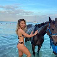 Georgina Irwin, iubita lui Aaron Ramsdale