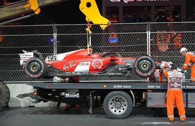 Haos în Las Vegas! Gaura din circuit a făcut praf monopostul Ferrari și a oprit antrenamentul după nici 10 minute: „Inacceptabil, e complet distrus!”