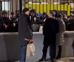Imagini rar întâlnite: președintele Moldovei a urmărit meciul din mijlocul suporterilor! Fanii s-au înghesuit pentru poze și autografe