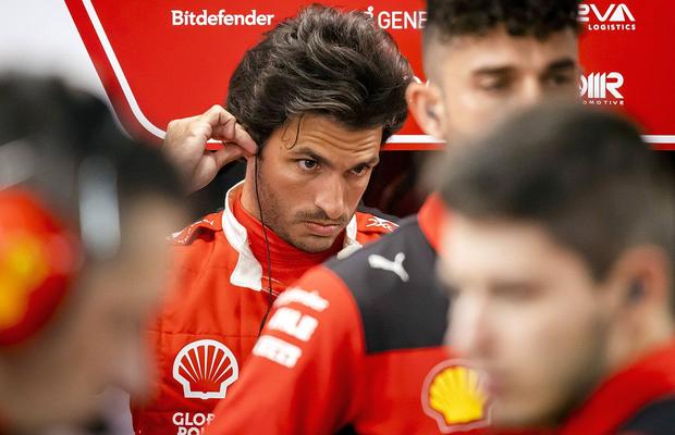 Carlos Sainz și-a făcut praf podeaua din cauza circuitului, dar a fost penalizat cu ZECE poziții + Antrenament inedit în Las Vegas: 90 de minute și FĂRĂ spectatori