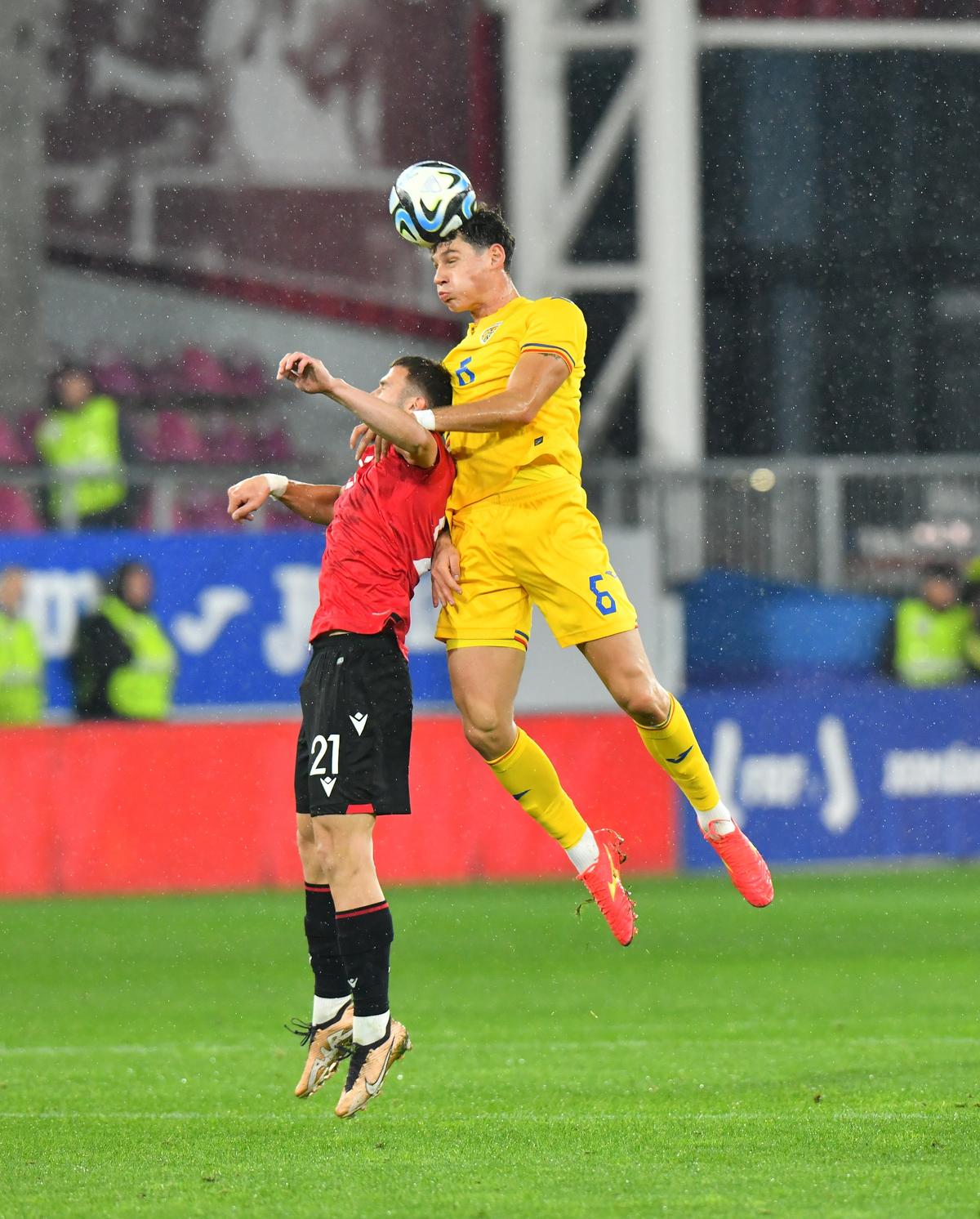 Pe urmele familiei Lucescu » Cum a apărut Pancu în Giulești la România U21 - Albania U21
