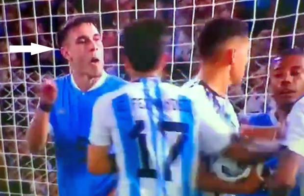 Gest scandalos făcut de un jucător al lui PSG în partida Argentina - Uruguay 0-2 de pe Bombonera