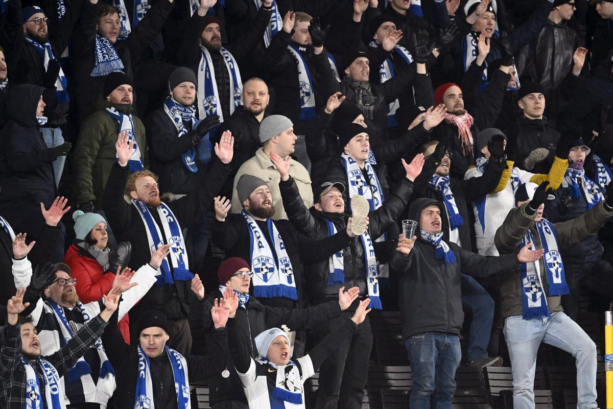 Nemaivăzut! Toți s-au descălțat » Protest inedit în Nations League, la finalul campaniei istorice negative: „Plecați cu toții”