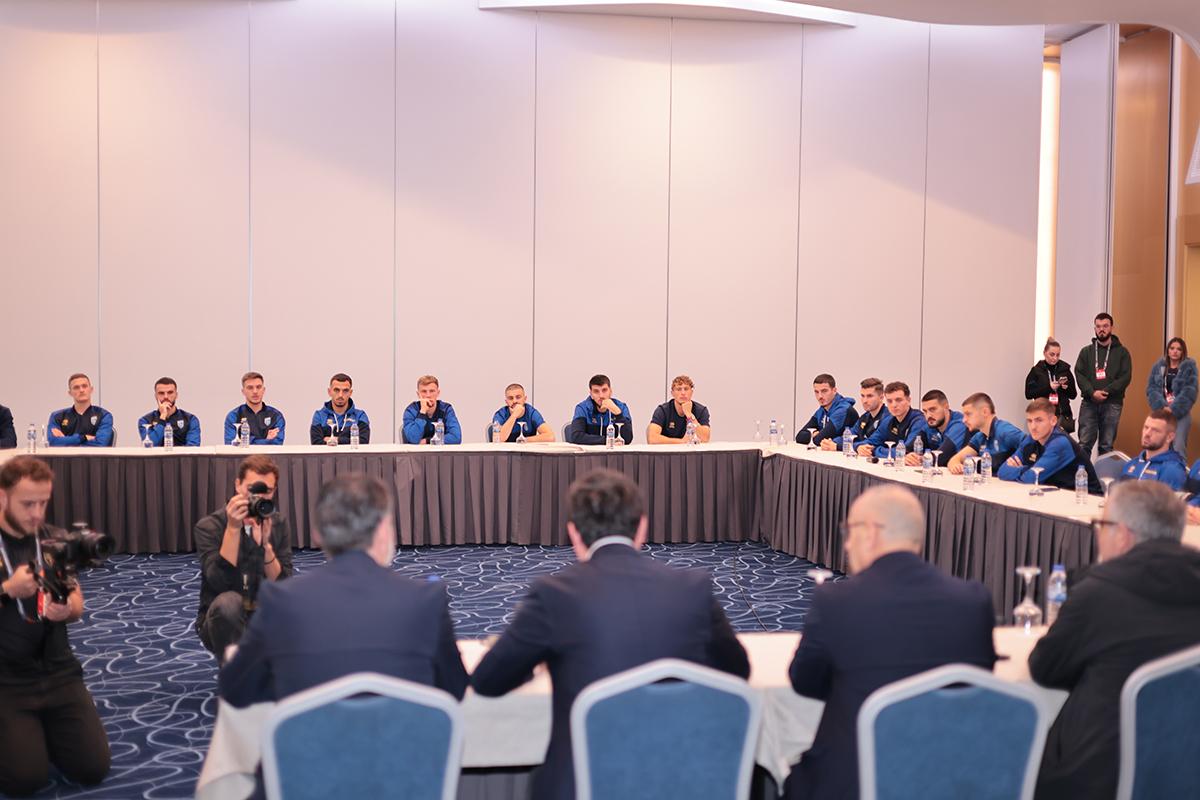 Prim-ministrul din Kosovo, întâlnire de gradul ZERO cu jucătorii, la două zile de la meciul cu România: „S-a umplut paharul!”