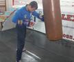 „Fără droguri, femei, băutură, nimic nu mă deraiază!” » La doar 18 ani, Antonio Dumitru s-a metamorfozat dintr-un puști grăsuț într-un boxer care lovește năprasnic: „Casca de amatori mă sufocă!”