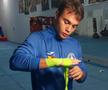 „Fără droguri, femei, băutură, nimic nu mă deraiază!” » La doar 18 ani, Antonio Dumitru s-a metamorfozat dintr-un puști grăsuț într-un boxer care lovește năprasnic: „Casca de amatori mă sufocă!”