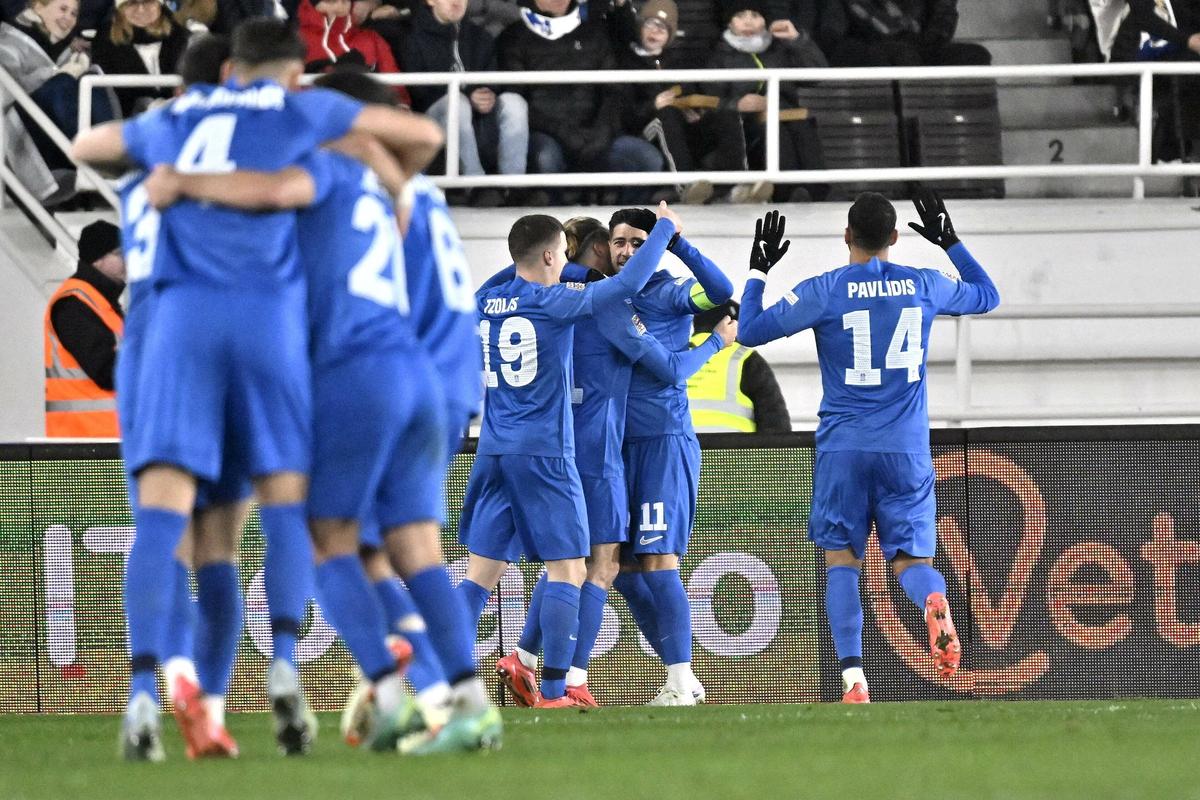 Nemaivăzut! Toți s-au descălțat » Protest inedit în Nations League, la finalul campaniei istorice negative: „Plecați cu toții”