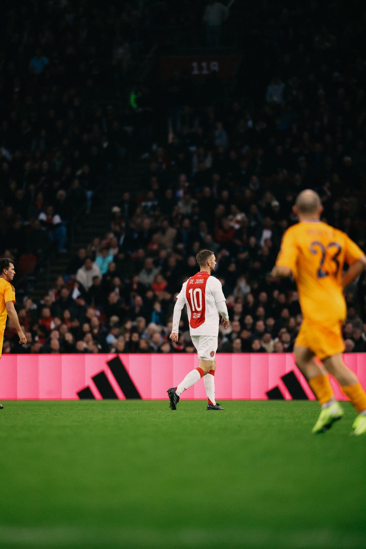 Cristi Chivu, titular în Ajax - Real Madrid, meciul legendelor