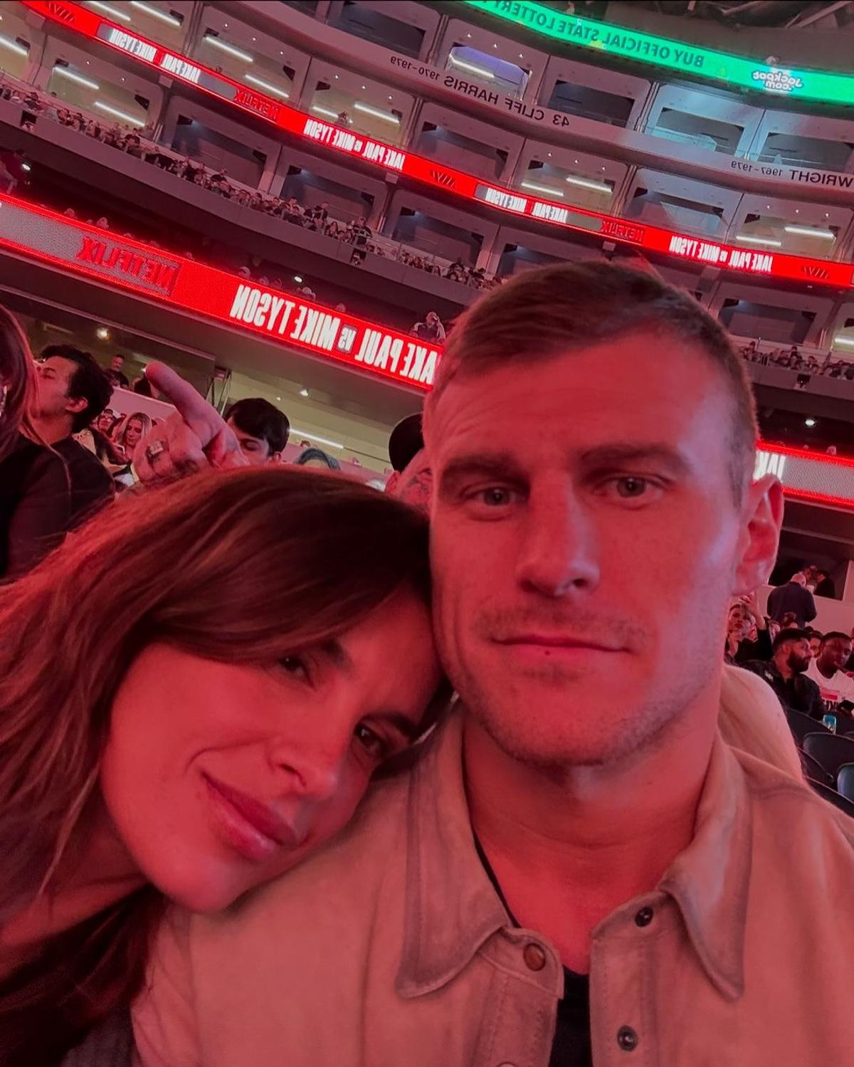 Un român campion mondial la kickbox e împreună cu fosta iubită a lui George Clooney » Fotomodelul e cu 15 ani mai în vârstă decât sportivul din Focșani