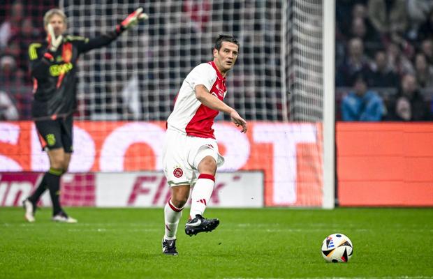 Cristi Chivu a revenit pe teren, la 44 de ani! Titular în meciul în care Ajax și-a schimbat sigla, contra legendelor Realului