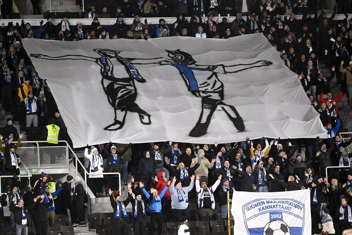 Nemaivăzut! Toți s-au descălțat » Protest inedit în Nations League, la finalul campaniei istorice negative: „Plecați cu toții”