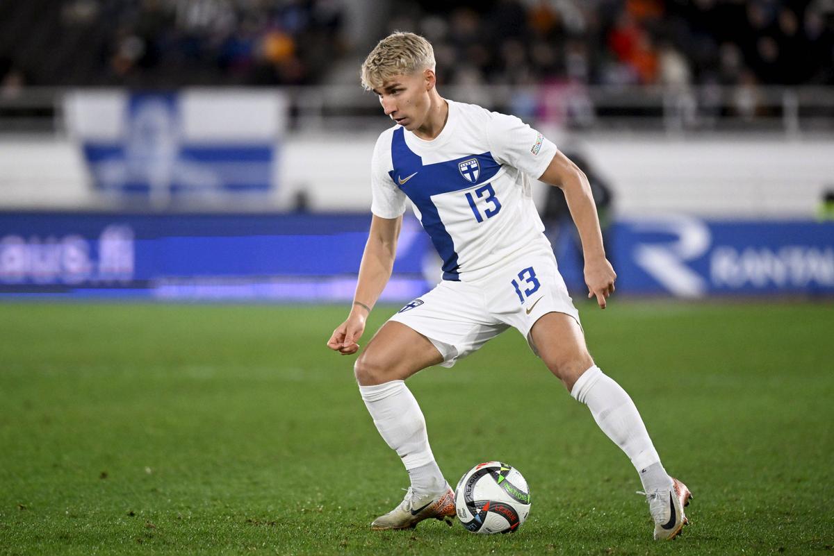 Nemaivăzut! Toți s-au descălțat » Protest inedit în Nations League, la finalul campaniei istorice negative: „Plecați cu toții”