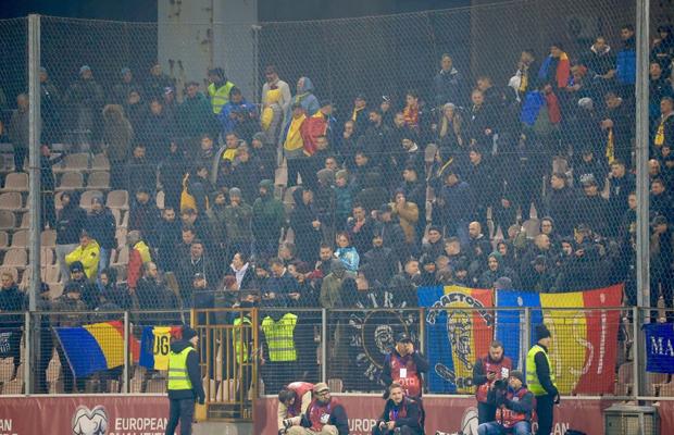 A dat de pământ cu ultrașii: „Mizerabil! Prostie monumentală, să-i mulțumim lui Dumnezeu că nu avem lume interlopă”