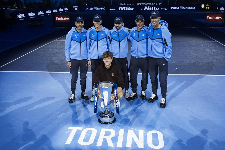Darren Cahill îi prevede un viitor strălucit lui Jannik Sinner: „Cel mai bun tenis al său va veni când va avea 28, 29 și 30 de ani”